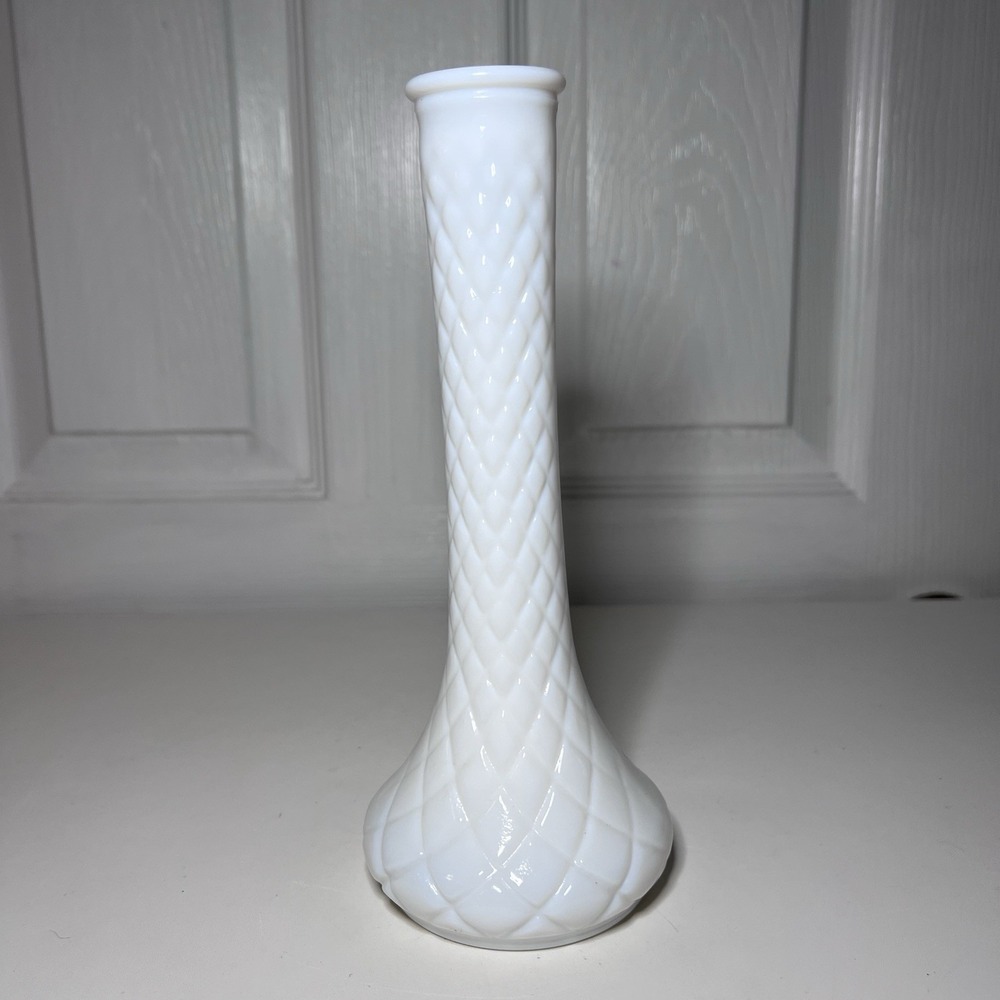 Vtg‎ Hoosier Glass Milk Glass Bud Vase Quilted Diamond Pattern